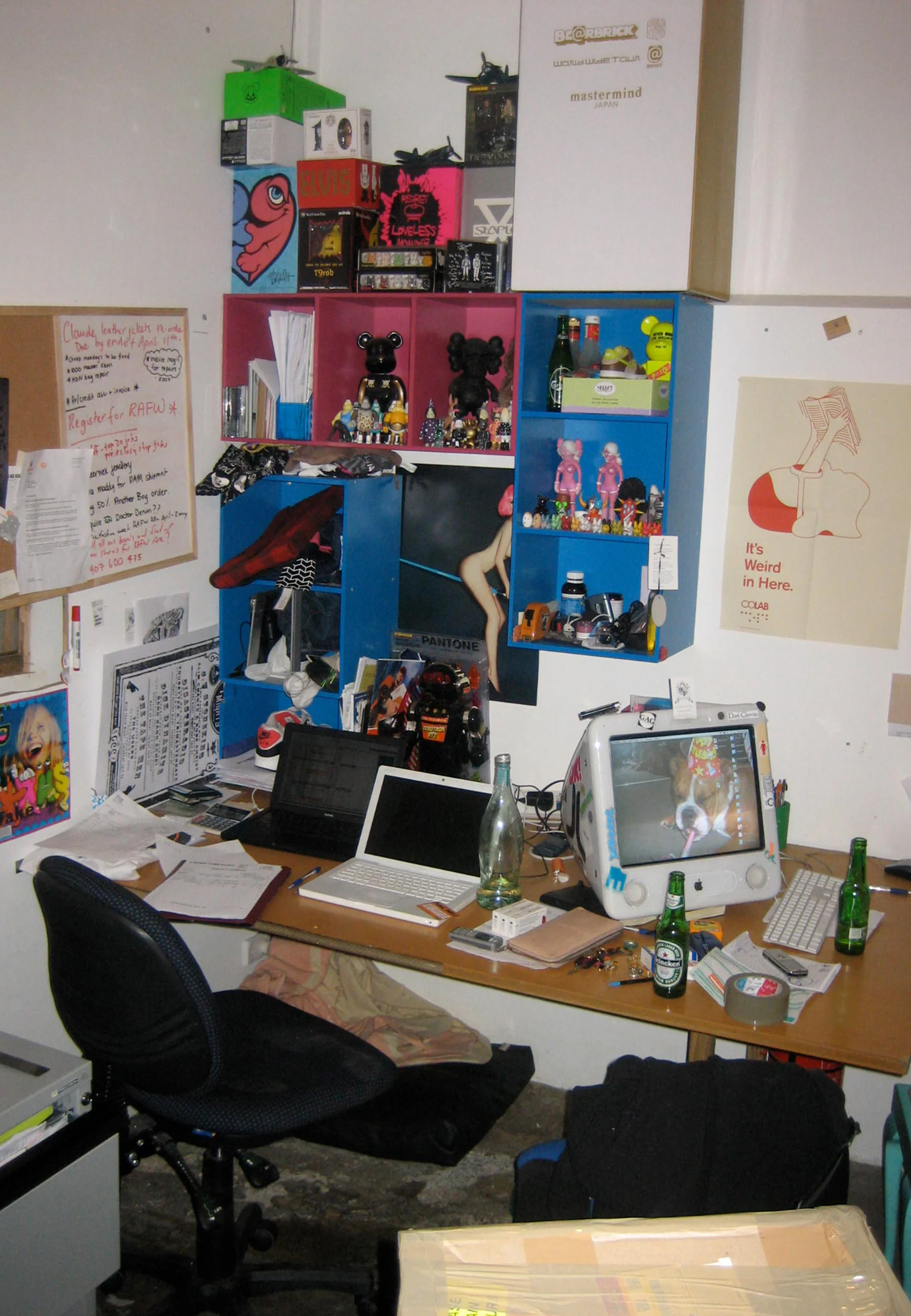 OG Office Desk T-shirt - White - Image 3