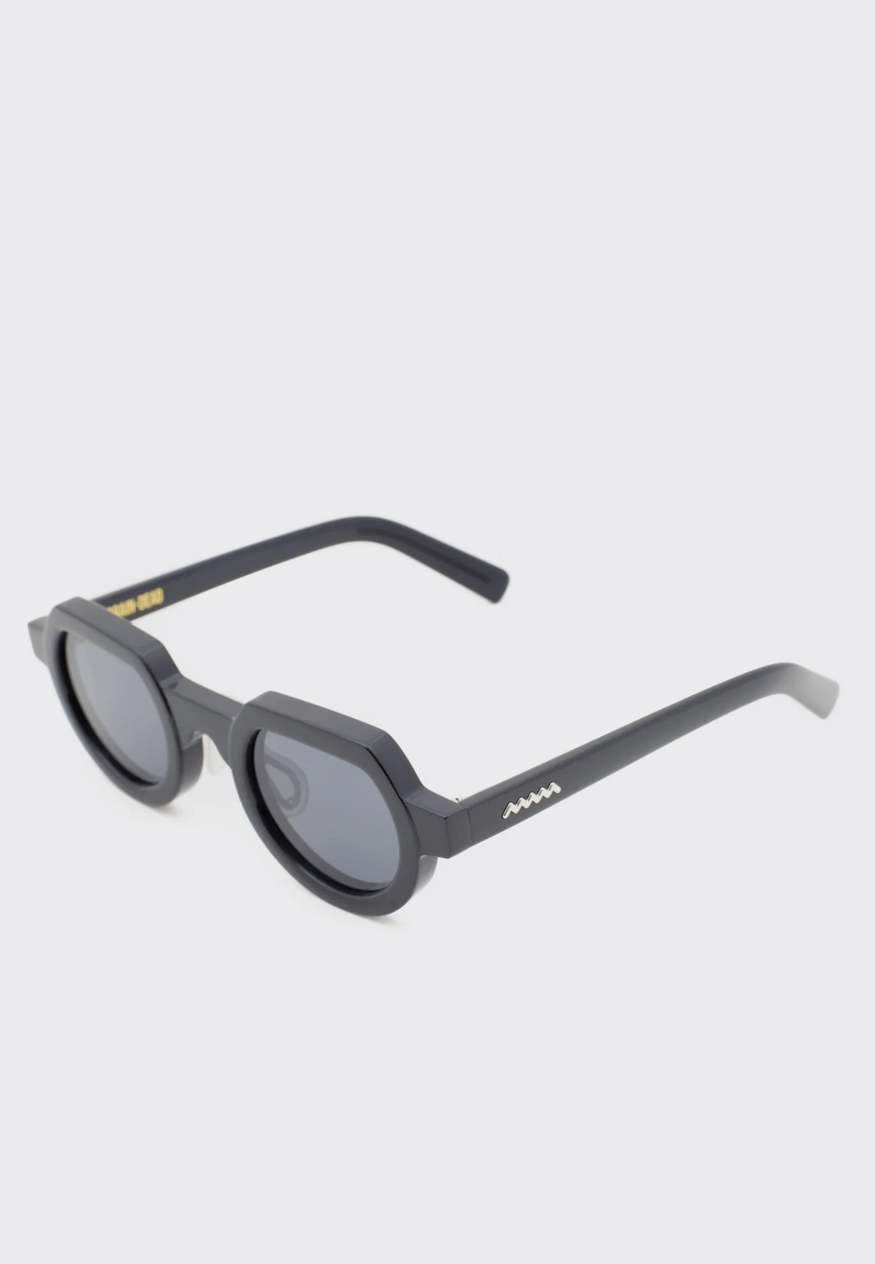 Tani Sunglasses - Black - Image 7